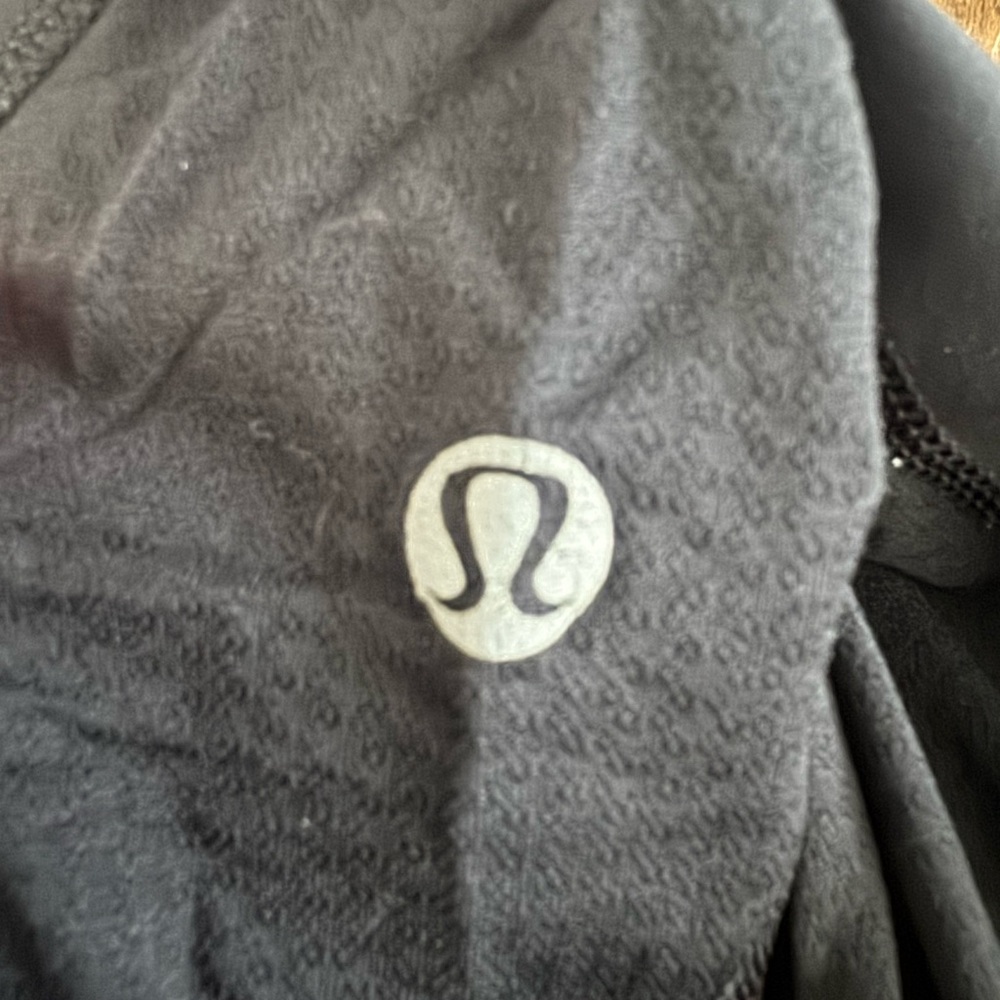 Lululemon black sz 4 Crop Leggings